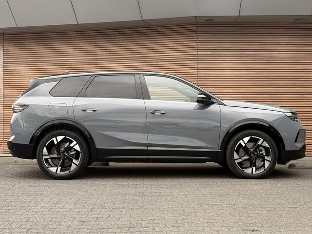 Opel Grandland 1.6 Turbo Plug-in-Hybrid Ultimate Trekhaak / 360* Camera / Navi / Clima / LED / AGR