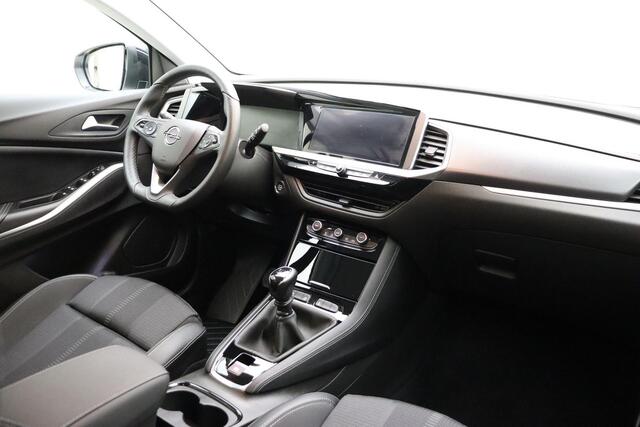 Opel Grandland 1.2 Turbo 130pk GS | Navigatie | LED Matrix koplampen | Winterpakket | Zwart dak | Electrische achterklep | Climate control | Bi-Color Lichtmetalen velgen | Parkeer assistent