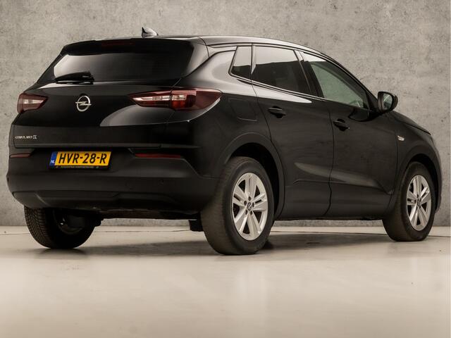 Opel Grandland X 1.2 Turbo Sport Automaat (APPLE CARPLAY, GROOT NAVI, GETINT GLAS, PARKEERSENSOREN, SPORTSTOELEN, LANE ASSIST, CRUISE, NIEUWE APK, NIEUWSTAAT)