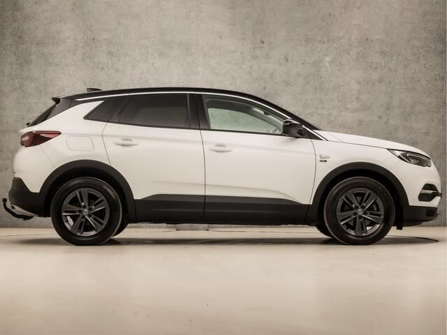 Opel Grandland X 1.2 Turbo Sport (APPLE CARPLAY, GROOT NAVI, CAMERA, CLIMATE, TREKHAAK, SPORTSTOELEN, LED KOPLAMPEN, CRUISE, NIEUWE APK, NIEUWSTAAT)
