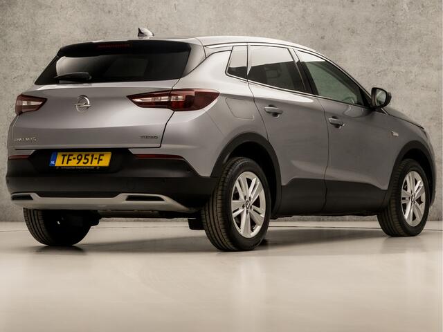 Opel Grandland X 1.2 Turbo Sport (APPLE CARPLAY, GROOT NAVI, LEDER, CLIMATE, SPORTSTOELEN, KEYLESS, LANE ASSIST, PARKEERSENSOREN, NIEUWSTAAT)