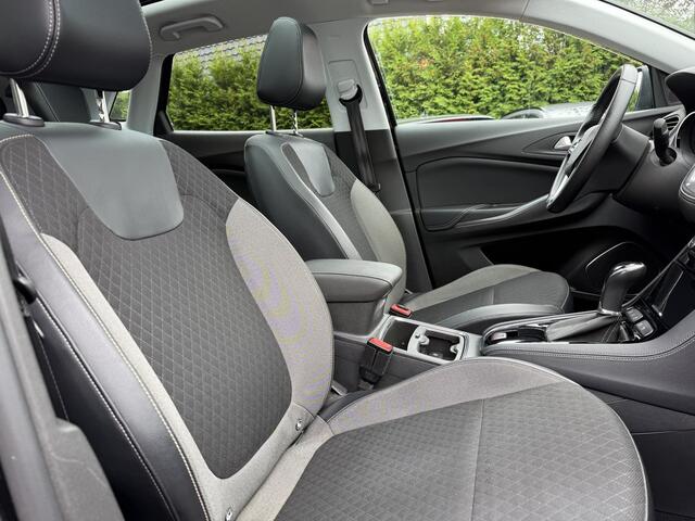 Opel Grandland X 130pk Turbo Executive Aut., Trekhaak | Navi & CarPlay