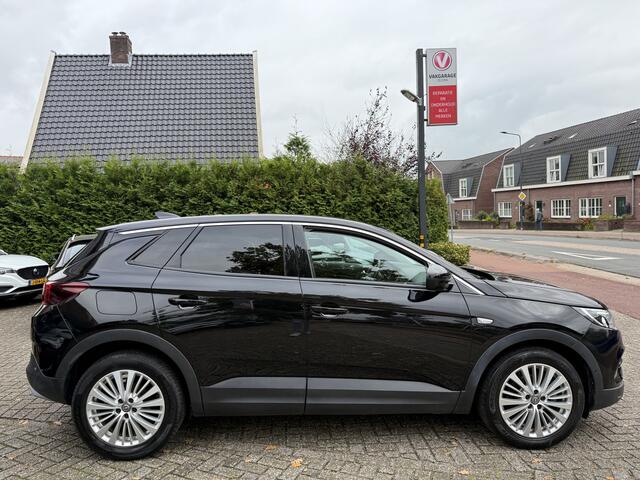 Opel Grandland X 130pk Turbo Executive Aut., Trekhaak | Navi & CarPlay