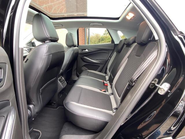 Opel Grandland X 1.2 TURBO BUS. EX. AUTOMAAT NAV CRUISE CARPLAY PANO CAMERA PDC LMV