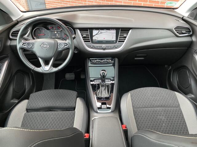 Opel Grandland X 1.2 TURBO BUS. EX. AUTOMAAT NAV CRUISE CARPLAY PANO CAMERA PDC LMV