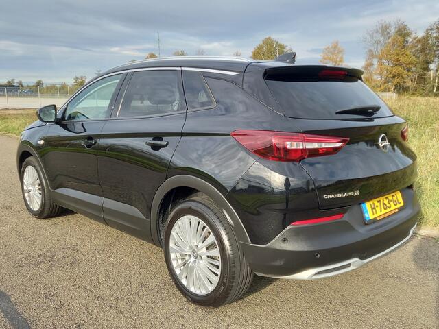 Opel Grandland X 1.2 Turbo Business Executive