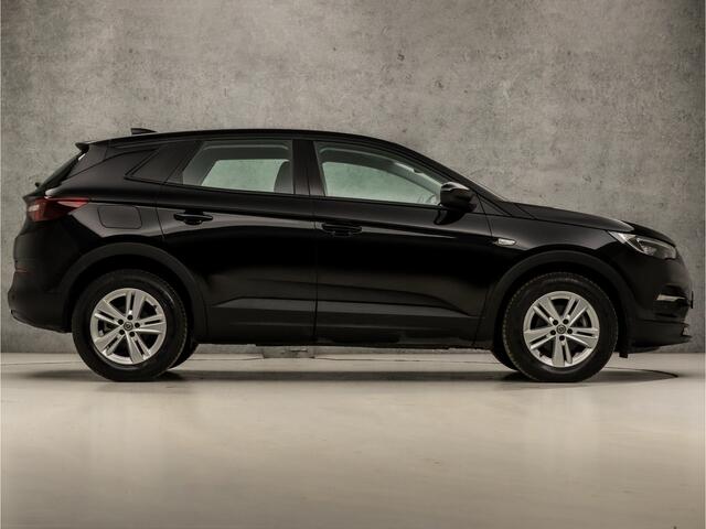 Opel Grandland X 1.2 Turbo Sport Automaat (APPLE CARPLAY, GROOT NAVI, PARKEERSENSOREN, SPORTSTOELEN, CRUISE, LM VELGEN, LED KOPLAMPEN, NIEUWSTAAT)