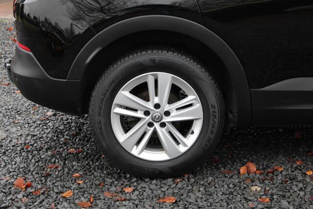 Opel Grandland X 1.2 Turbo Business Executive Trekhaak, Stuurverw. en Dealer onderhouden!