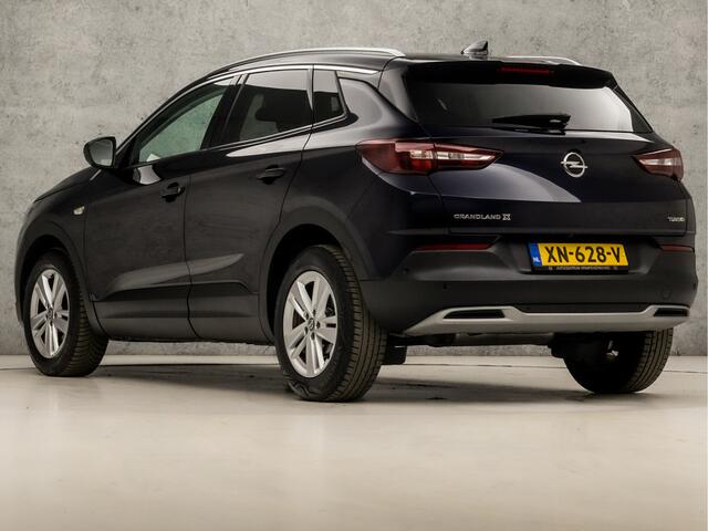 Opel Grandland X 1.2 Turbo Sport (APPLE CARPLAY, GROOT NAVI, LEDER, CAMERA, STUUR/STOELVERWARMING, SPORTSTOELEN, KEYLESS, CRUISE, GETINT GLAS, NIEUWSTAAT)