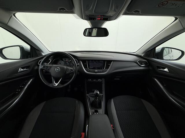 Opel Grandland X T-131PK Navi Ecc Apple Carplay Android Business Executive Cruise Control Pdc DAB+ Elek.Achterklep Isofix Bluetooth Lane Assist Privacy Glas Wifi Keurig onderhouden Opel Grandland Distributie bij 94.dkm vervangen! Laatste beurt bij 116dkm