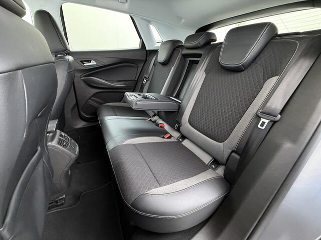 Opel Grandland X T-131PK Navi Ecc Apple Carplay Android Business Executive Cruise Control Pdc DAB+ Elek.Achterklep Isofix Bluetooth Lane Assist Privacy Glas Wifi Keurig onderhouden Opel Grandland Distributie bij 94.dkm vervangen! Laatste beurt bij 116dkm