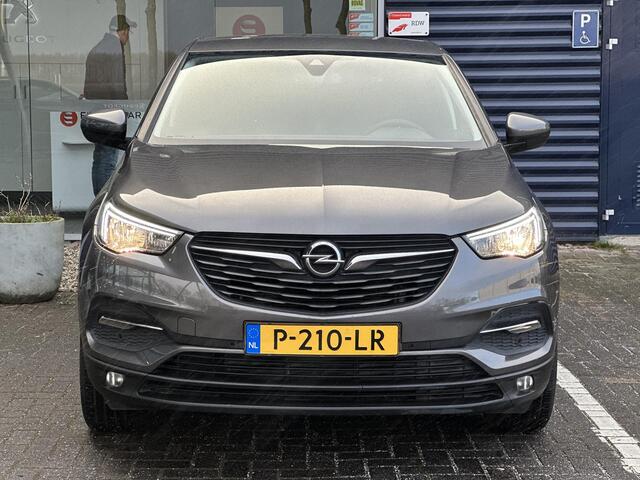 Opel Grandland X 1.2 Turbo Business Executive | Parkeersensoren | Apple Carplay/Android Auto | Climate Control | Lichtmetalen velgen | Cruise Control |