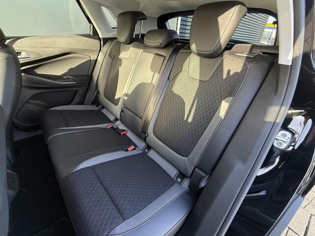 Opel Grandland X BWJ 11-2020 | 1.2T 131PK Bus Executive | TREKHAAK | CLIMA | NAVI | LEDER/STOF | SPORTSTOELEN | PDC 2X | CARPLAY |
