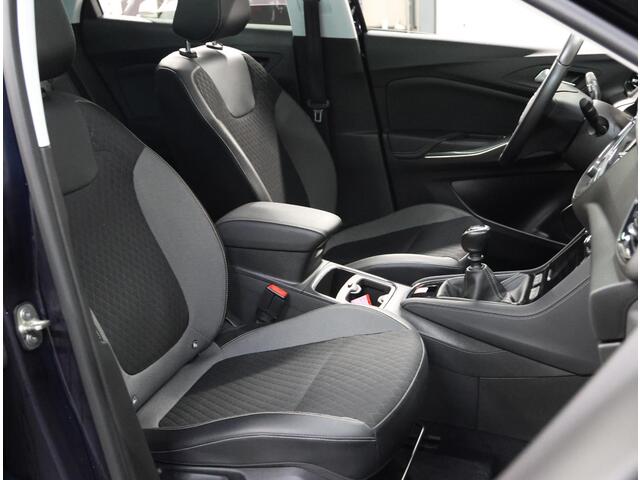 Opel Grandland X SUV Innovation 130PK | 1ste eigenaar | Navigatie | Panoramadak | Rondomzicht Camera | LED Koplampen | Elektrische Achterklep met Sensor | Dodehoek Detectie | Keyless Entry/Start | Climate Control | Cruise Control | 18" Lichtmetalen Velgen | Apple Carplay/