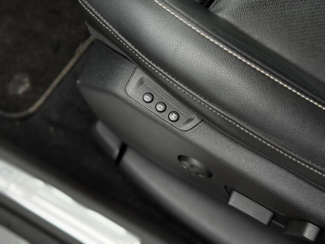 Opel Grandland X 1.6 Hybrid 225pk Automaat | Vol lederen bekleding | Stoelverwarming/Ventilatie | Clima | Cruise | LM Velgen | Privacy glas | RIJKLAARPRIJS INCL 12 MAANDEN GARANTIE EN BEURT