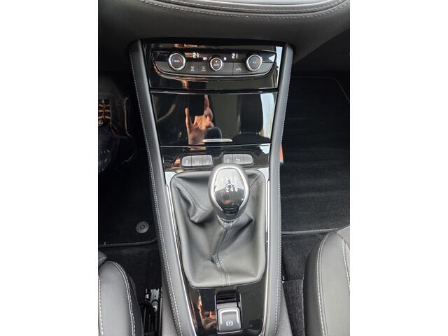 Opel Grandland X 1.2 Turbo Business. Elegance