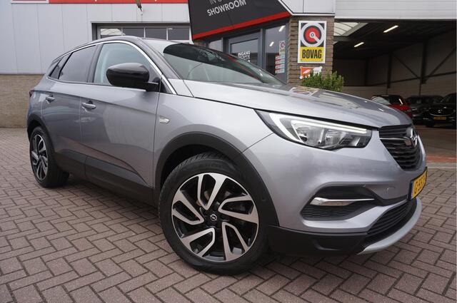 Opel Grandland X 1.2 Turbo Business Executive