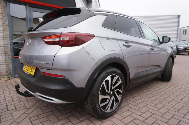 Opel Grandland X 1.2 Turbo Business Executive