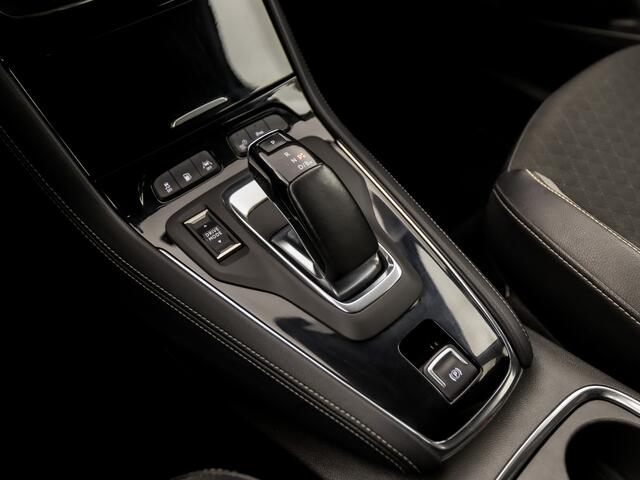 Opel Grandland X 1.6 Turbo Hybrid Innovation 229Pk Automaat (APPLE CARPLAY, ZWART DAK, GROOT NAVI, 360 CAMERA, LEDER, SPORTSTOELEN, GETINT GLAS, KEYLESS, ELEK ACHTERKLEP, NIEUWSTAAT)