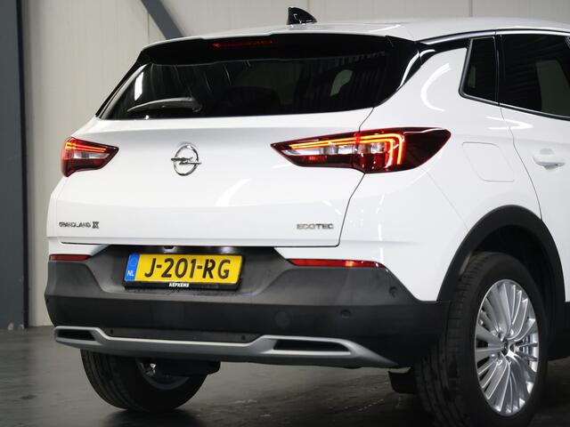 Opel Grandland X Innovation 130PK | 1ste eigenaar | AppleCarplay/AndroidAuto | Camera | Climate Control | Cruise Control | Dodehoekdetectie | LED lampen | 18"LMV | Navigatie | Parkeersensoren | DAB Radio | Isofix | Privacy Glass |