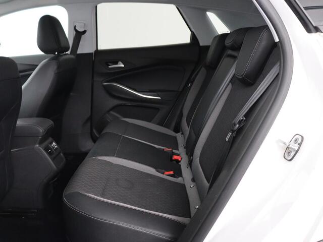 Opel Grandland X 1.6 Turbo Hybrid Business Executive | Stoelverwarming | Adaptive cruise | Camera | Carplay | Stuurverwarming | Navigatie | PHEV | Plug In