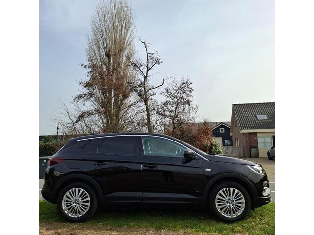 Opel Grandland X 1.6 Turbo Hybrid Elegance