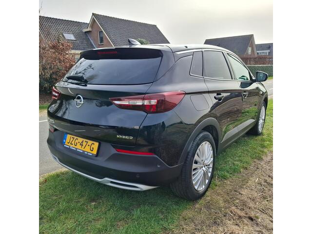 Opel Grandland X 1.6 Turbo Hybrid Elegance