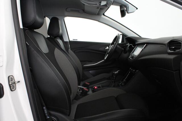 Opel Grandland X 1.2 Turbo Business Executive Trekhaak/zwart dak/Camera/All season banden...