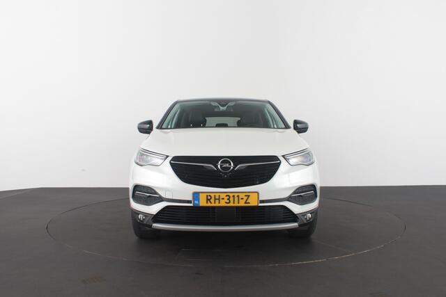Opel Grandland X 1.2 Turbo Business Executive Trekhaak/zwart dak/Camera/All season banden...