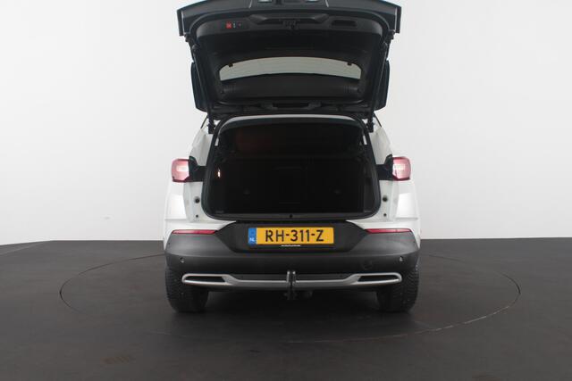 Opel Grandland X 1.2 Turbo Business Executive Trekhaak/zwart dak/Camera/All season banden...