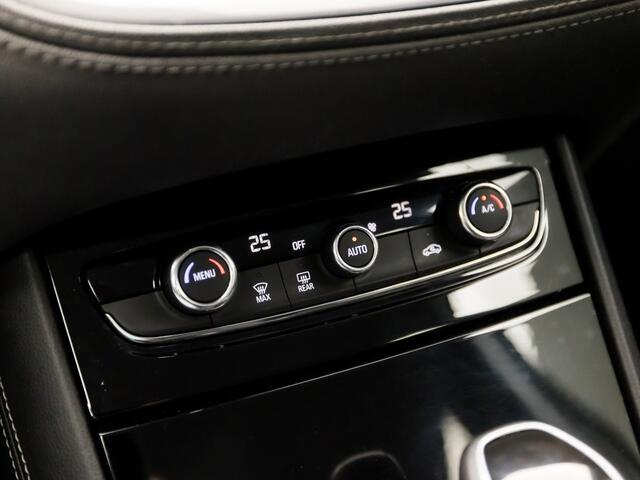 Opel Grandland X 1.2 Turbo Sport 131Pk Automaat (APPLE CARPLAY, GROOT NAVI, GETINT GLAS, LEDER, SPORTSTOELEN, TREKHAAK, PARKEERSENSOREN, NIEUWSTAAT)