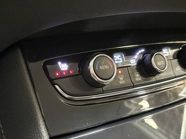 Opel Grandland X 1.2 Turbo Sport (APPLE CARPLAY, PARELMOER, NAVIGATIE, STUUR/STOELVERWARMING, GETINT GLAS, SPORTSTOELEN, CRUISE, PARKEERSENSOREN, NIEUWE APK, NIEUWSTAAT)