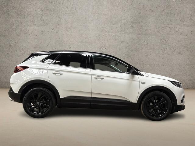 Opel Grandland X 1.2 Turbo Sport (APPLE CARPLAY, GROOT NAVI, ZWART DAK, CLIMATE, CAMERA, LEDER, SPORTSTOELEN, CRUISE, GETINT GLAS, NIEUWSTAAT)