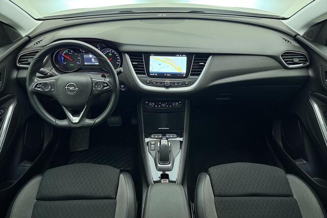 Opel Grandland X 1.6 Turbo 300pk Hybrid4 Elegance | Navigatie | Keyless | Camera | Parelmoer kleur | Electrische achterklep | Lichtmetalen velgen | AGR Comfortstoelen | Voorruitverwarming | Zwart dak