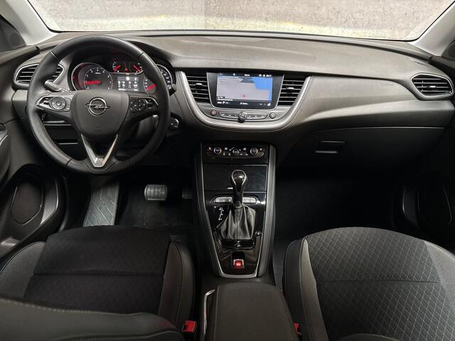 Opel Grandland X 1.2 Turbo Innovation Automaat (APPLE CARPLAY, GROOT NAVI, LEDER, STUUR/STOELVERWARMING, SPORTSTOELEN, GETINT GLAS, PARKEERSENSOREN, NIEUWSTAAT)