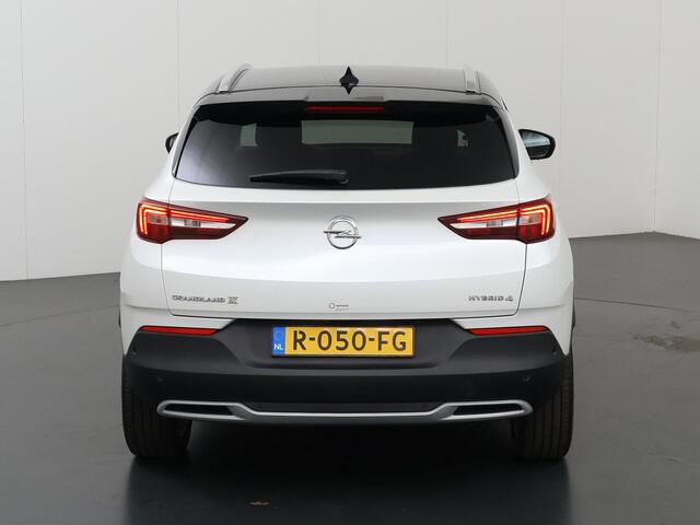 Opel Grandland X 1.6 Turbo Hybrid4 Innovation | Navigatie | Camera | Apple CarPlay/Android Auto | Stoelverwarming | Ele. kofferdeksel | Climate Control | Cruise Control | LED |