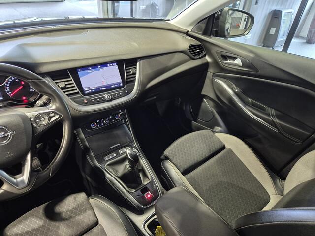 Opel Grandland X 1.6 CDTi Business Executive Navigatie |Trekhaak | Sensoren | Carplay-Android