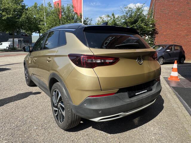 Opel Grandland X 1.2 Turbo Ultimate // MEMORY SEATS // DODENHOEK SENSOR // STOEL VERKOELING- VERWARMING // LEDEREN BEKLEDING // NAVI // CAMERA //