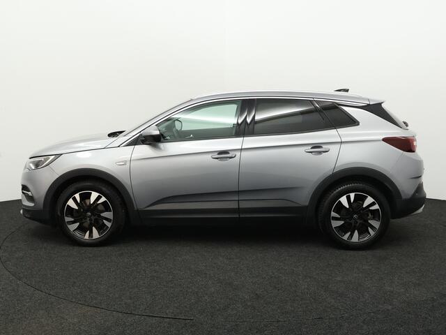 Opel Grandland X 1.2 Turbo Business Executive Trekhaak, Apple Carplay/Android Auto, Cruise control, leer, elecstoelverst, Parkeersensor voor en achter, Dodehoek detector, Rijstrooksensor met correctie Moderne en ruime SUV, Trekhaak aanwezig, Comfortabele hoge zit, Ruime
