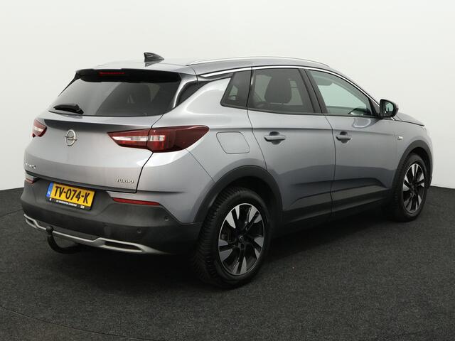 Opel Grandland X 1.2 Turbo Business Executive Trekhaak, Apple Carplay/Android Auto, Cruise control, leer, elecstoelverst, Parkeersensor voor en achter, Dodehoek detector, Rijstrooksensor met correctie Moderne en ruime SUV, Trekhaak aanwezig, Comfortabele hoge zit, Ruime