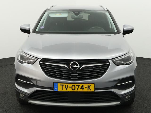 Opel Grandland X 1.2 Turbo Business Executive Trekhaak, Apple Carplay/Android Auto, Cruise control, leer, elecstoelverst, Parkeersensor voor en achter, Dodehoek detector, Rijstrooksensor met correctie Moderne en ruime SUV, Trekhaak aanwezig, Comfortabele hoge zit, Ruime