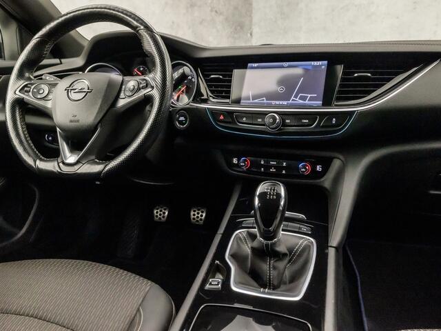 Opel INSIGNIA Sports Tourer 1.5 Turbo Sport 141Pk (APPLE CARPLAY, GROOT NAVI, CLIMATE, CAMERA, ADAPTIVE CRUISE, SPORTSTOELEN, STUURWIEL VERWARMD, GETINT GLAS, ZWART HEMEL, KEYLESS, NIEUWSTAAT)
