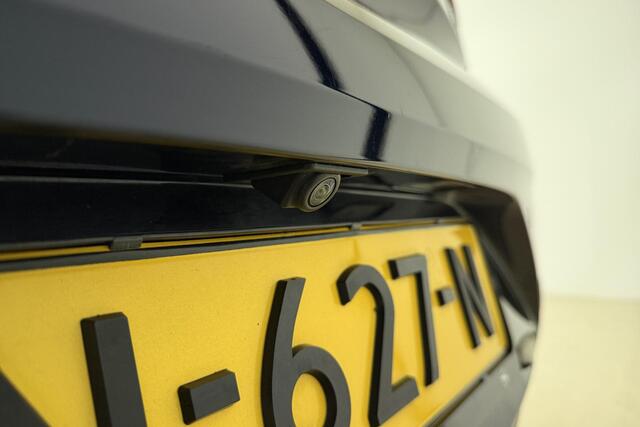 Opel INSIGNIA Grand Sport 1.5 Turbo Business Executive 165pk | Navigatie | Climate Control | Camera | 18" Lichtmetalen Velgen | Trekhaak wegklapbaar | 1e Eigenaar | Dealeronderhouden