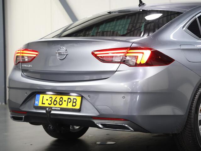 Opel INSIGNIA 174PK CDTI Elegance | 1ste eigenaar | Camera | Winterpakket | Trekhaak | Verwarmde achterbank | Head-Up Display | AppleCarplay/Android Auto | 18"LMV | FULL LED | Dodehoek Detectie | Adaptive Cruise Control | Parkeersensoren | Privacy Glass | Isofix |