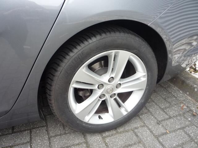 Opel INSIGNIA Grand Sport 1.5 Turbo (165Pk) Innovation LED-Matrix Camera Navi Géén Aflever