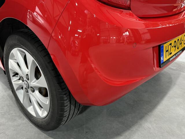 Opel KARL 1.0 ecoFLEX Cosmo 75 PK | 1 jaar garantie | NAP | Origineel Nederlands | Lederen bekleding | Climate control | Cruise control | Parkeersensoren | Stuurverwarming | Stoelverwarming | Lichtmetalen velgen |