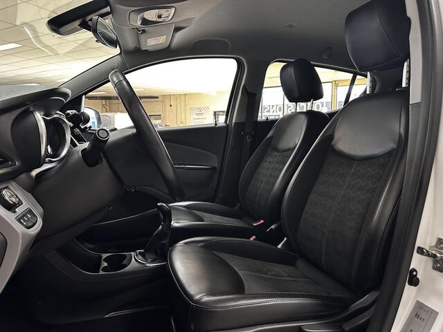 Opel KARL 1.0 ecoFLEX Innovation/ 15'' LMV/ DAB+/ Apple + Android/ Stoel + Stuurverw./ Navi/ Clima/ Half-Leder/ Cruise/ Bluetooth/ Multi. LEDER. Stuur/ Mistl./ PDC/ Extra getint glas.
