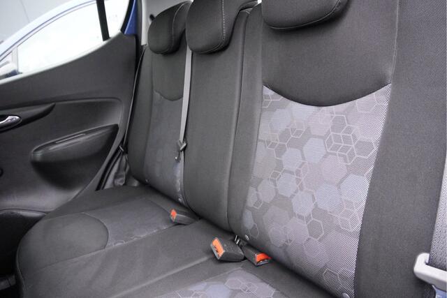 Opel KARL 1.0 5drs Rocks Online Edition BJ2018 Lmv 15" | Led | Pdc | Sideskirts | App-Connect | Airco | Cruise control | Extra getint glas