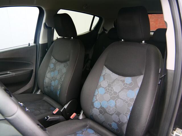 Opel KARL 1.0 Rocks Online Edition 75pk Automaat Navigatie / Trekhaak / Cruise Control