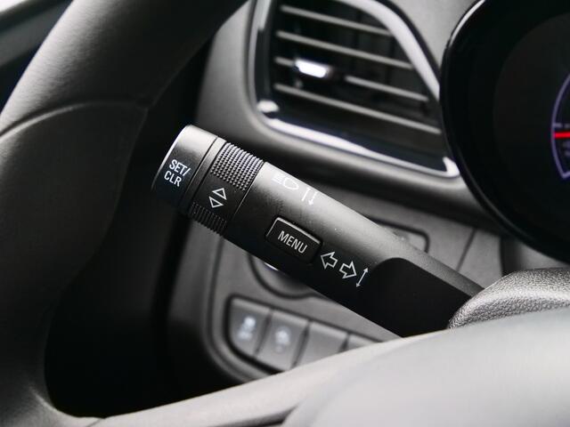 Opel KARL 1.0 Rocks Online Edition 75pk Automaat Navigatie / Trekhaak / Cruise Control
